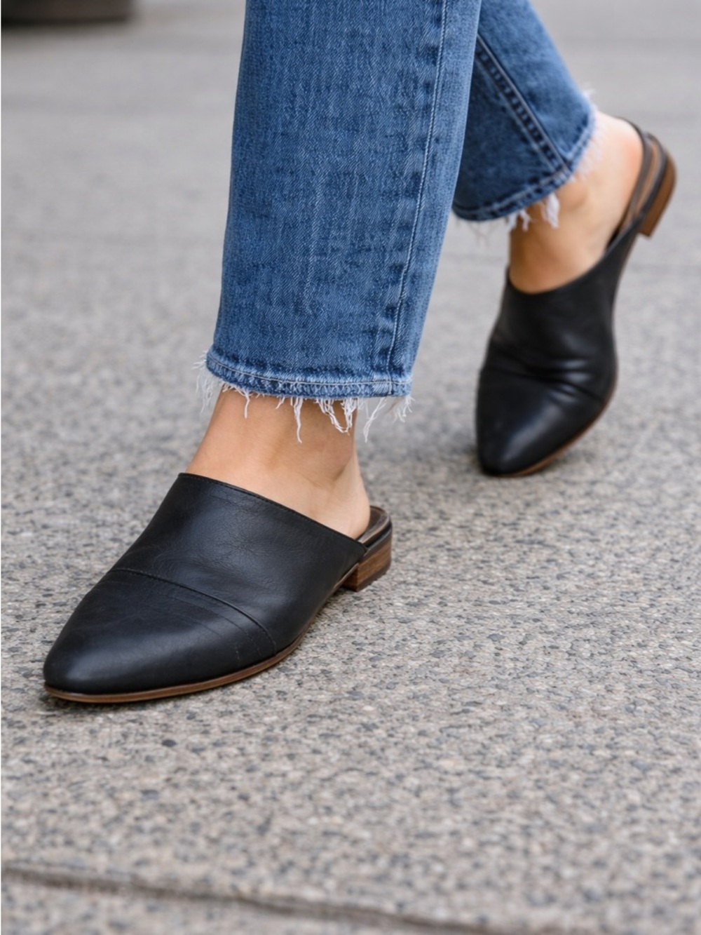 Lucky Brand Black Leather Pointed-Toe Mules – Size 9